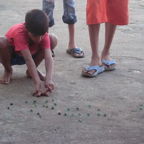 Marbles (Kancha)